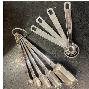 Le Creuset Set of 2 stainless steel measuring spoons Luxury Cooking Baking Tool